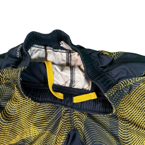 Nike Gym Shorts Geometric Dri Fit Performance Athletic With Pockets Boys Medium - Picture 5 of 12
